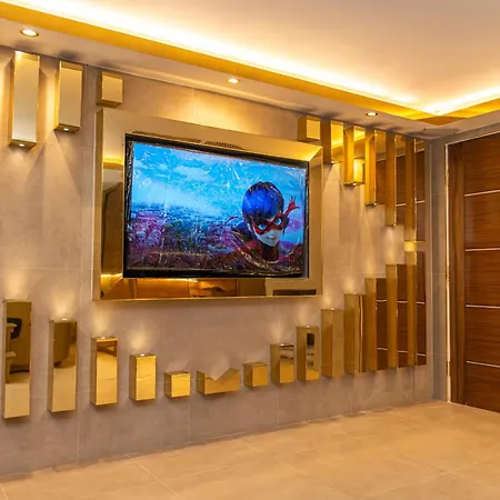 Alexandras Palace Apartment