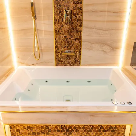 Alexandras Palace Apartment *