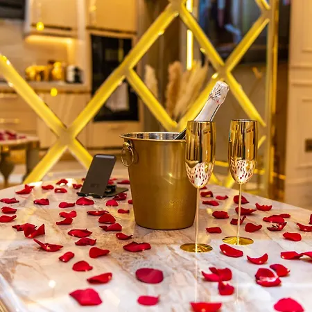 Alexandras Palace Apartment *