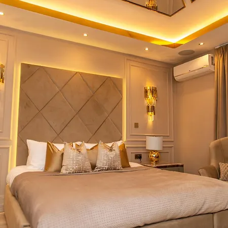 Alexandras Palace Apartment *