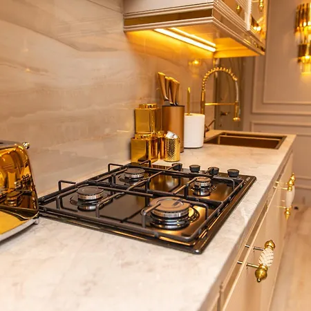 Alexandras Palace Apartment