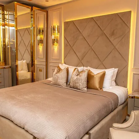 Apartment Alexandras Palace