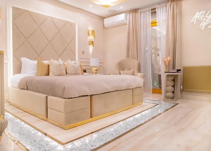 Apartment Alexandras Palace