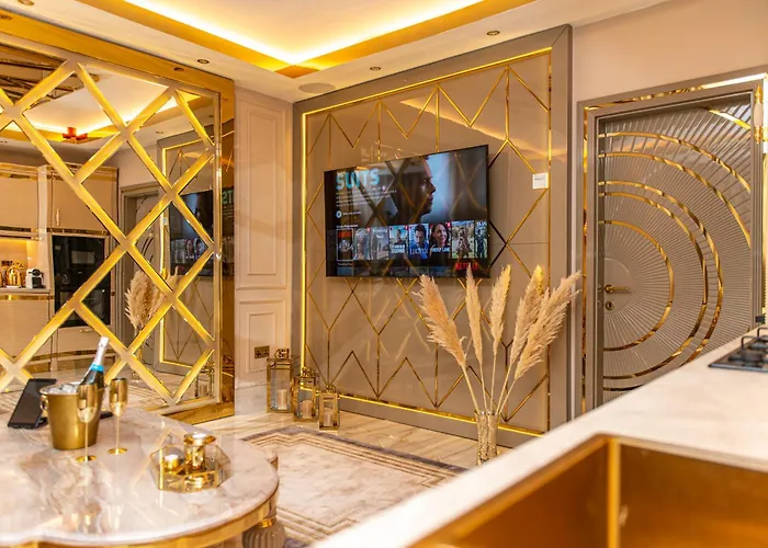 Alexandras Palace Apartment